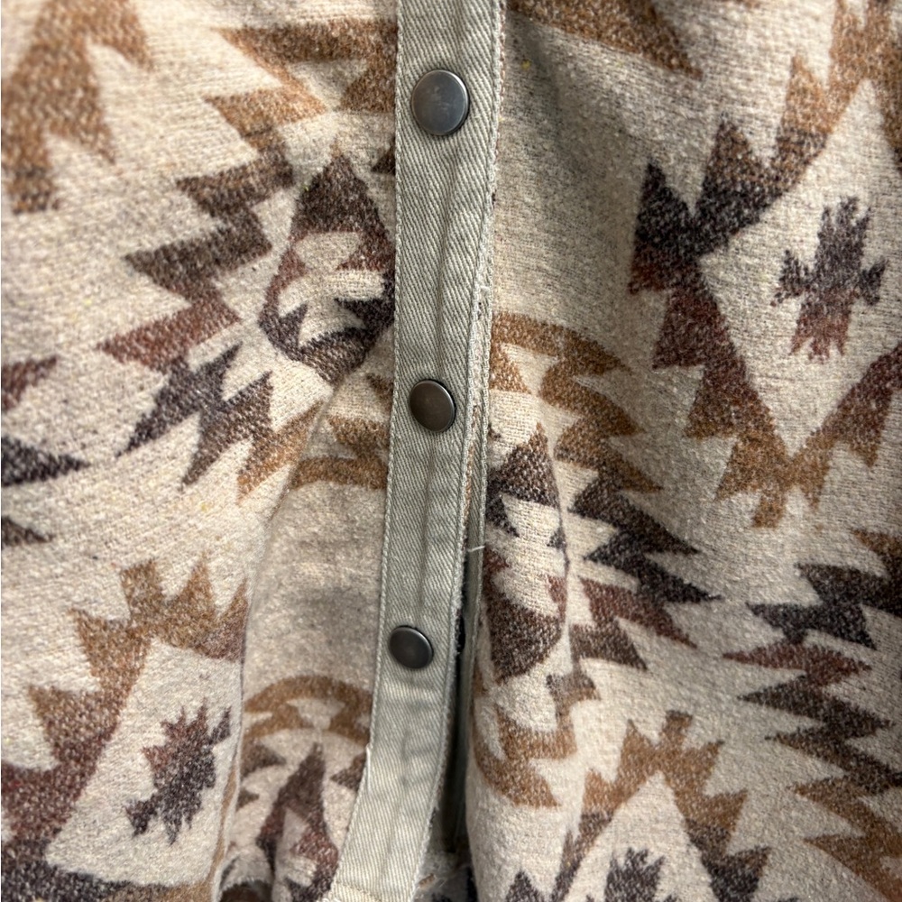 mystree Aztec Print
Shacket - Picture 3 of 6